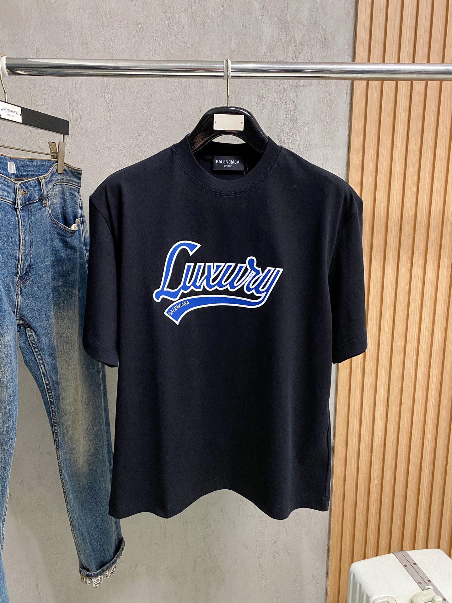 short sleeves